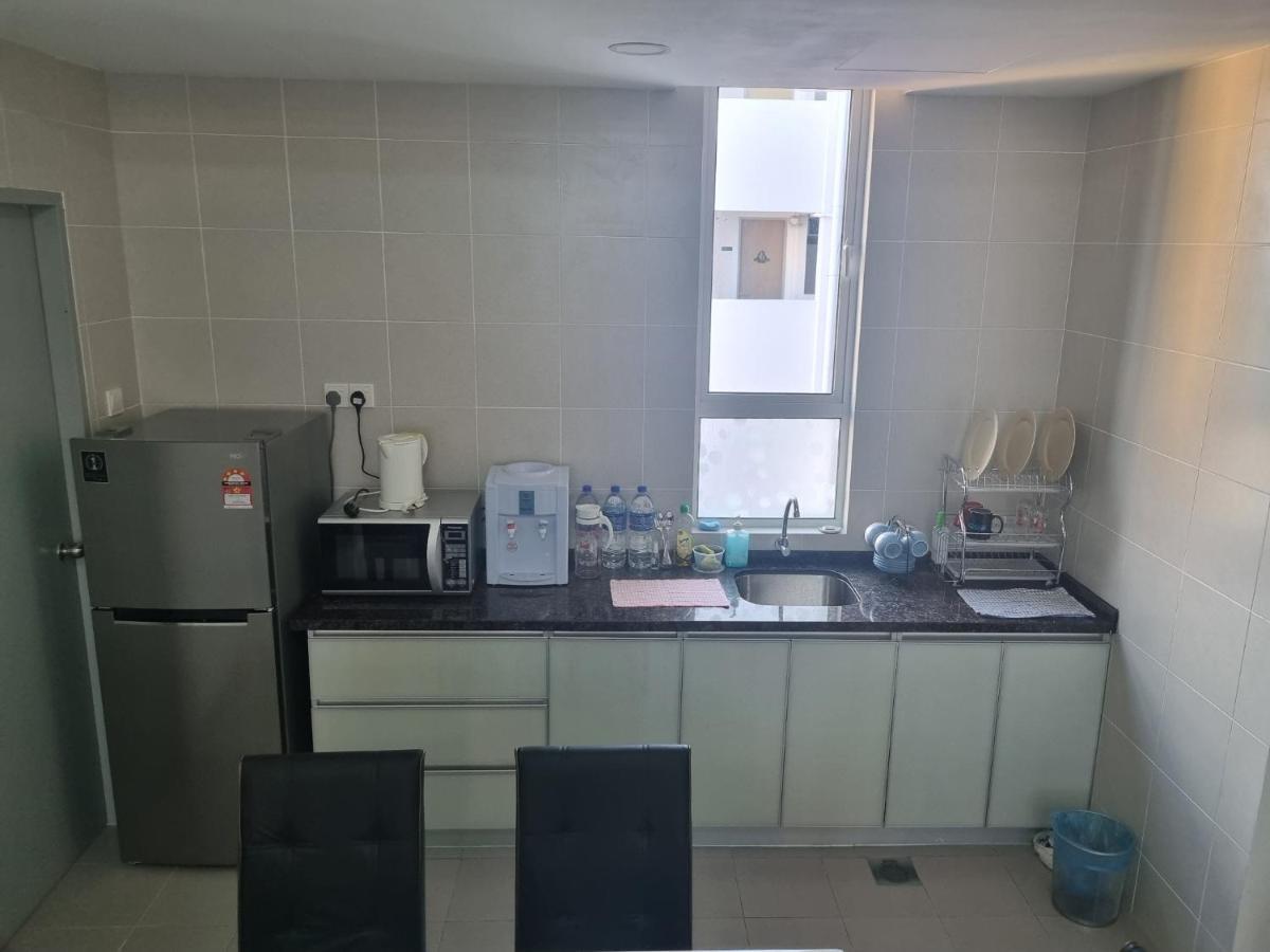 Seaside Haven Homestay Seaview Unit With Pool Opposite Ktcc & Mayang Mall - Pangsapuri Ladang Tanjung Куала-Тренгану Экстерьер фото