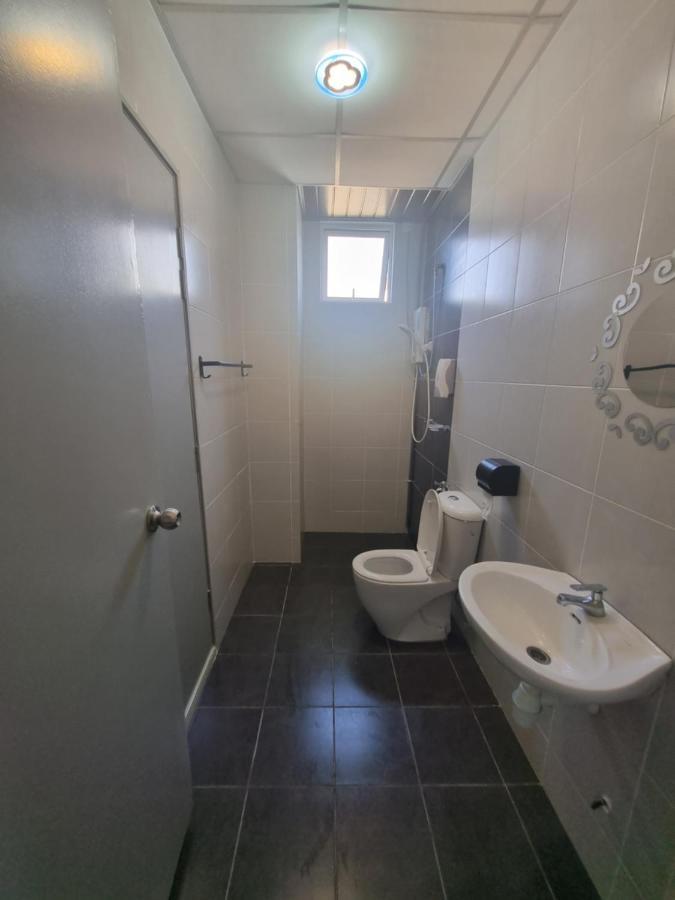 Seaside Haven Homestay Seaview Unit With Pool Opposite Ktcc & Mayang Mall - Pangsapuri Ladang Tanjung Куала-Тренгану Экстерьер фото